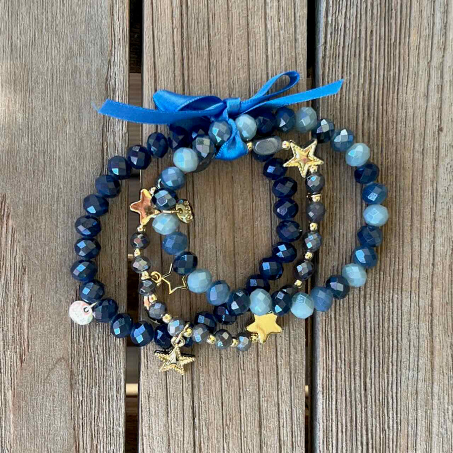 Armband dreifach Blau gold Perlen Charms Sterne