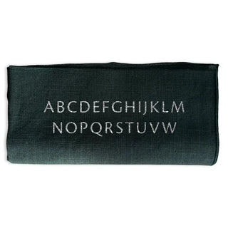 
                    
                      Christmas magic Serviette dunkelgruen personalsisiert.Druckschrift silber
                    
                  