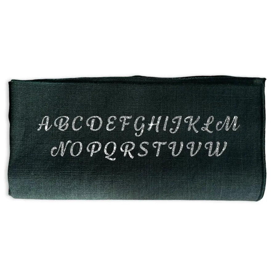 Christmas magic Serviette dunkelgruen personalsisiert.Schreibschrift silber