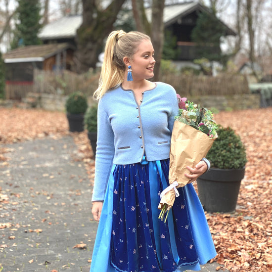 Damendirndl Trachtenrock Tupfen hellblau Samt Seide bestickt blau Janker
