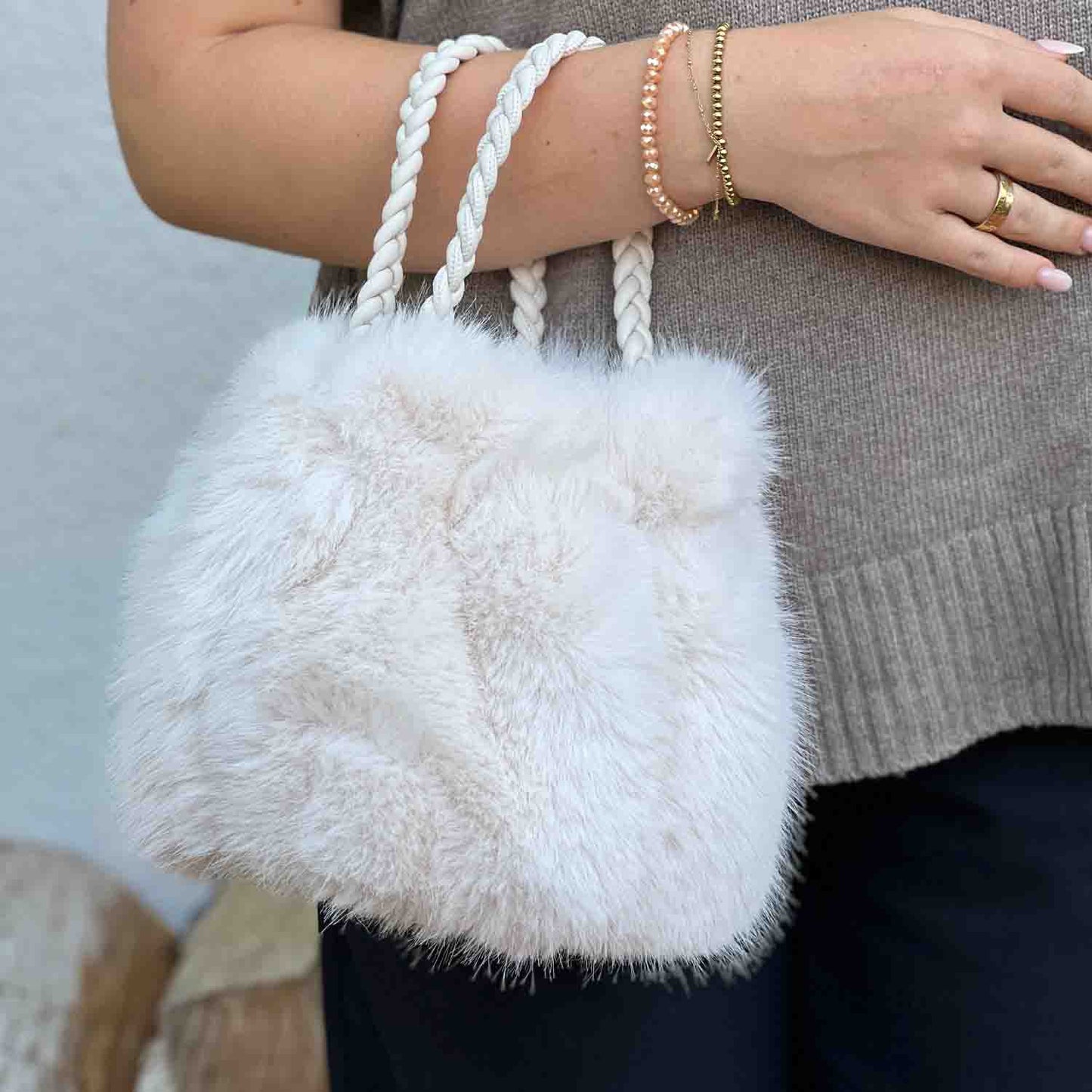 Fake Fur Bucket Bag Cozy wollweiß Märchenwerkstatt