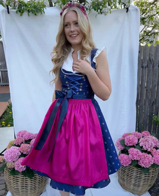 
                    
                      Damen Dirndl mit Taftschürze in Pink und Blau
                    
                  