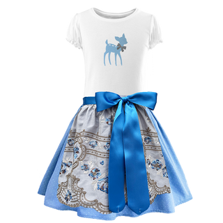 
                    
                      Teenager Dirndl blaue Stickerei
                    
                  