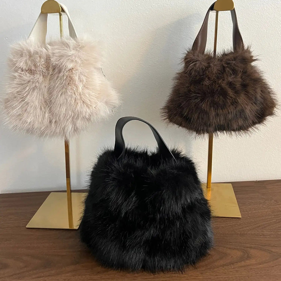 Fellhandtasche aus Fake Fur, schwarz, mit Handtragern