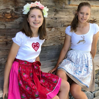 
                    
                      Teenager Dirndl 3 Teilen mit Trachten T-Shirt
                    
                  