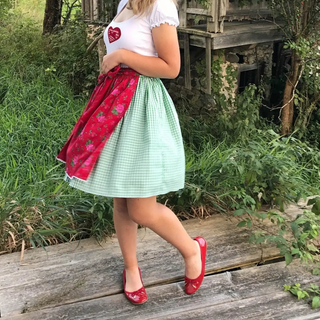 
                    
                      Teenager dirndl samtherz blau 775544
                    
                  