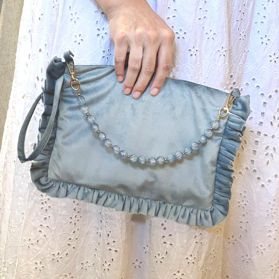 Samt Clutch Ruesche Volant perlenkette hellblau.3