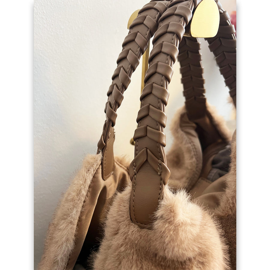 Shopper Tasche Fake Fur camel detail