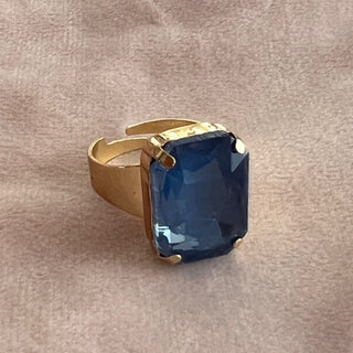 
                    
                      Statement Cocktai Ring saphir blau
                    
                  