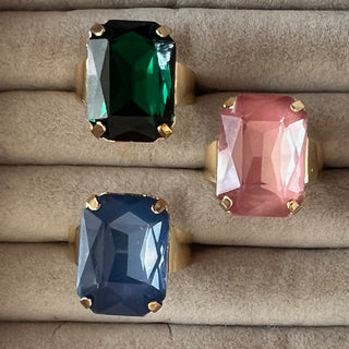 
                    
                      Statement Cocktai Ring Smaragd-grün
                    
                  