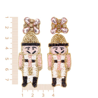 
                    
                      Statement Ohrringe Christmas Nussknacker rosa gold
                    
                  