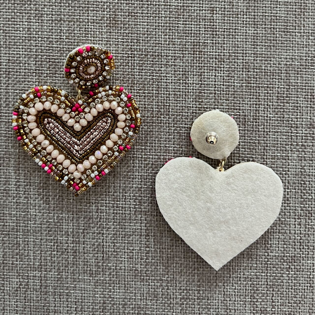 Beaded Herz Ohrringe beige pink