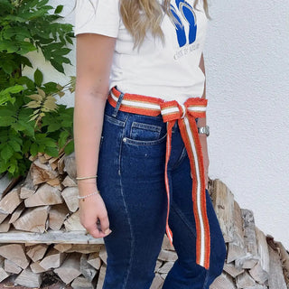 
                    
                      Strickgürtel in bunten Farben für Damenoutfits
                    
                  