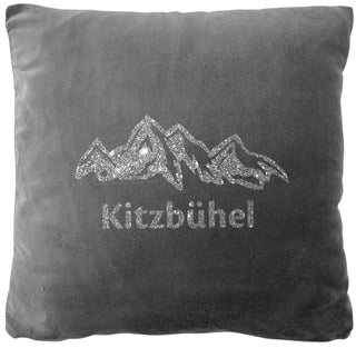 
                    
                      Personalisierbares Samtkissen mit Berg- und Skimotiv, 40x40cm, Geschenkidee
                    
                  