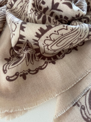 
                    
                      Wolltuch Paisly Bandana gross beige braun
                    
                  