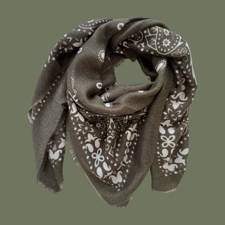
                    
                      Wolltuch Paisly Bandana gross olivgruen.1
                    
                  