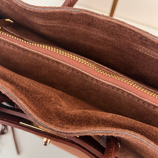 
                    
                      handtasche-italien-Leder-Velour-Fransen-cognac-braun.1
                    
                  
