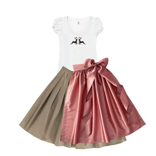 
                    
                      Damen Dirndl Taft Rouge
                    
                  