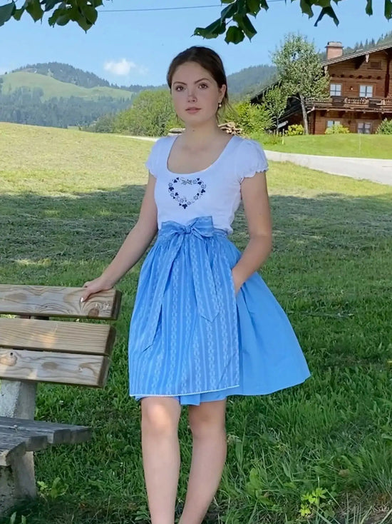 Teenager Dirndl Himmelblau